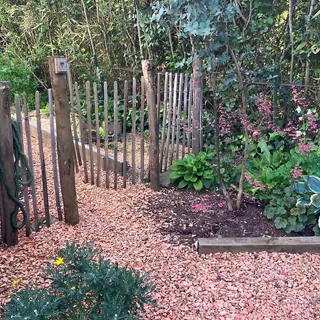 La Bonbonniere En Bois, Maison Passive, Draps Inclus, Parking Sur Rue Facile & Gratuit بيت للعطل *